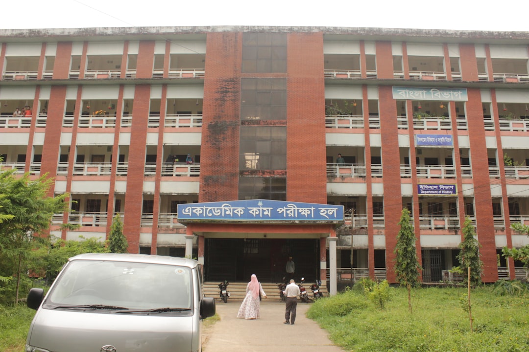 বাংলাদেশের সেবা ও চিকিৎসা প্রতিষ্ঠানের প্রতীকী ছবি