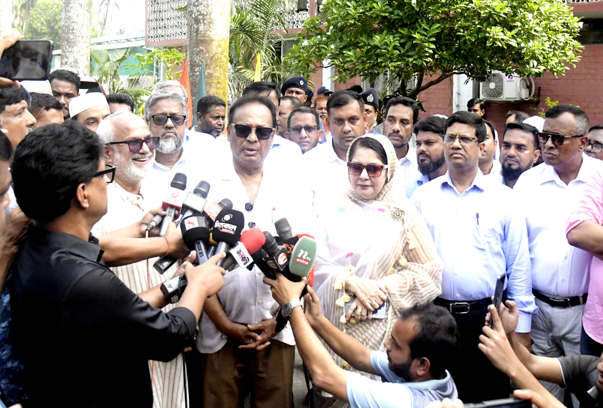 খুলনায় এক মেগাওয়াট রুফটপ সোলার প্ল্যান্ট উদ্বোধন